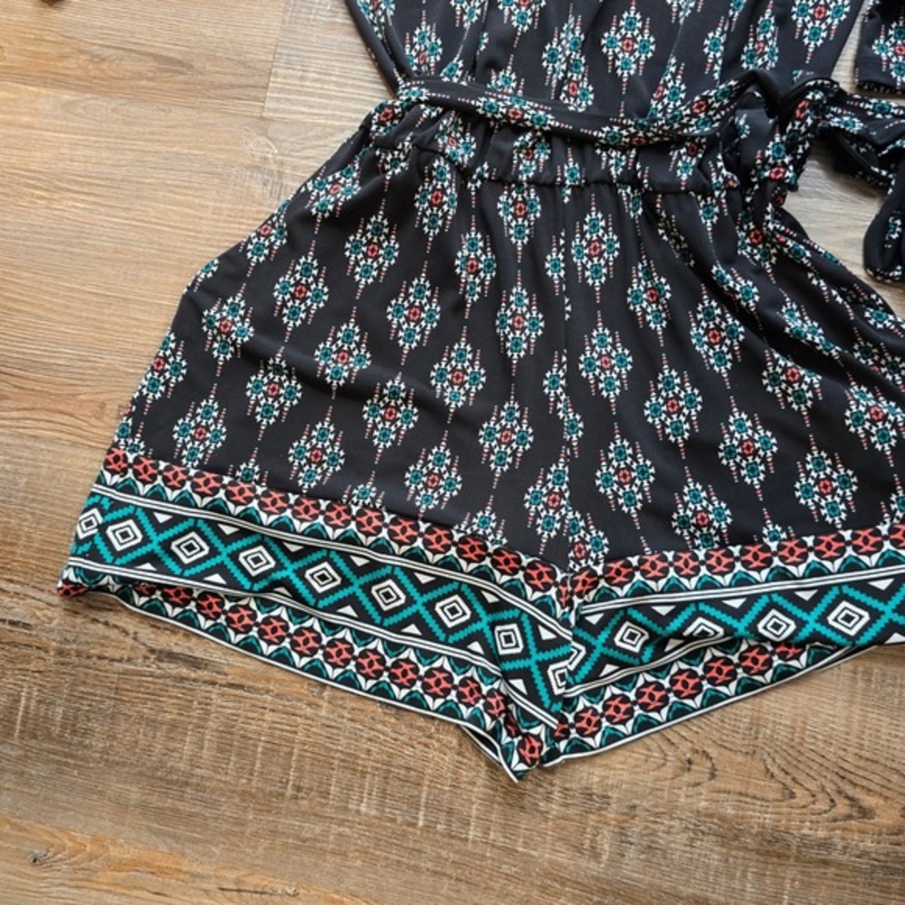 Market & Spruce Womens Black Geometric Tribal Lace Up Romper Small 3/4 Sleeve - Picture 8 of 12